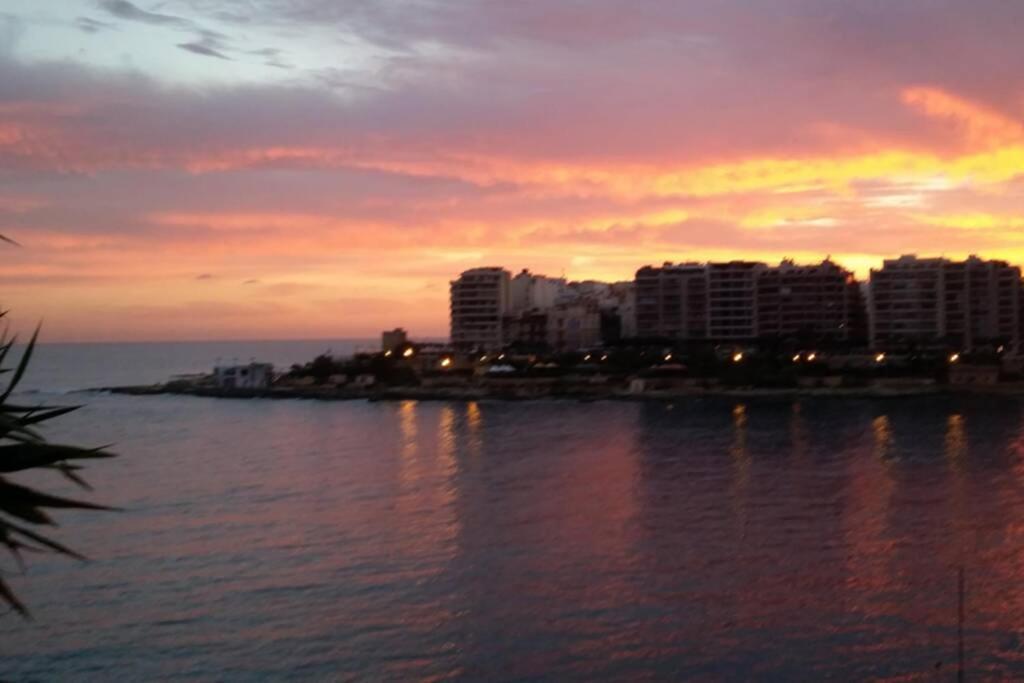 St Julians' Sea Front, Spectacular View, Apartment San Ġiljan Exterior foto