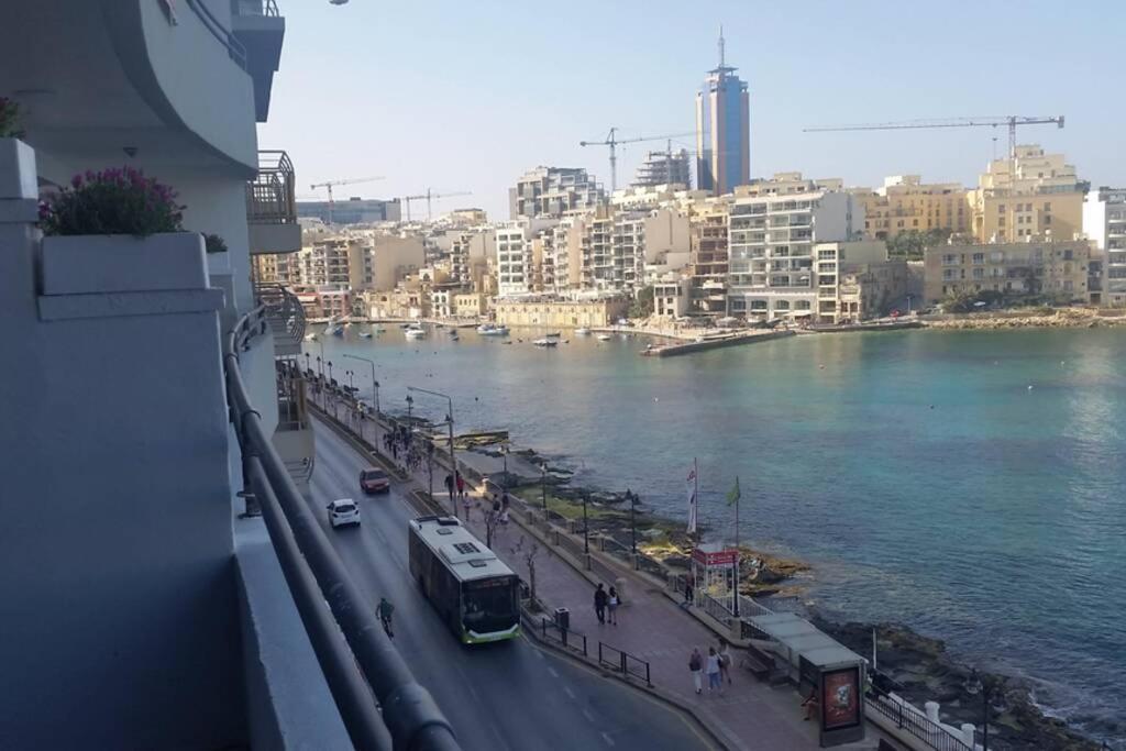 St Julians' Sea Front, Spectacular View, Apartment San Ġiljan Exterior foto